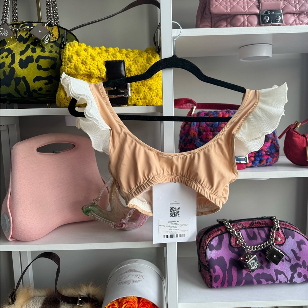 Sleeper Tan Ruffle Crop Top ๐ฅ - Picture 2 of 4